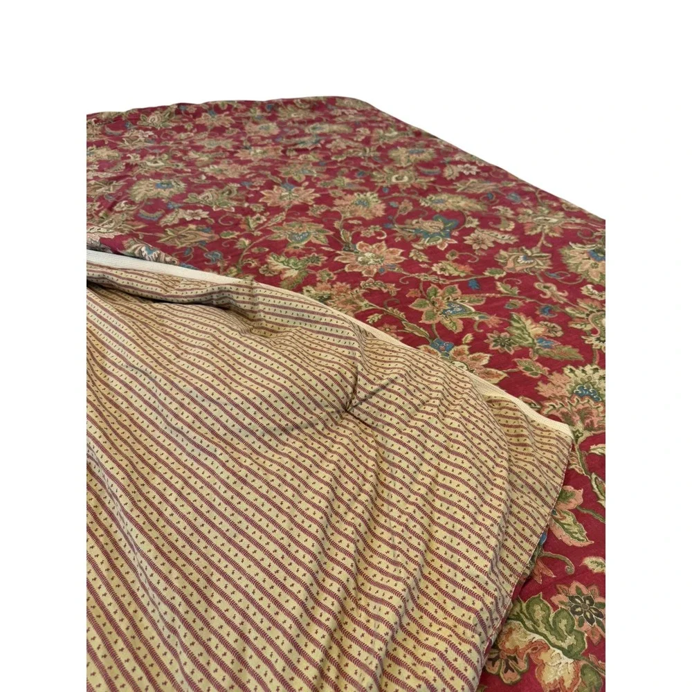 CHAPS Comforter Set with 2 Pillow Shams & Bedskirt Traditional Botanical Queen